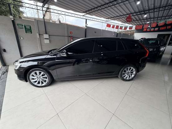 VOLVO-V60-2015