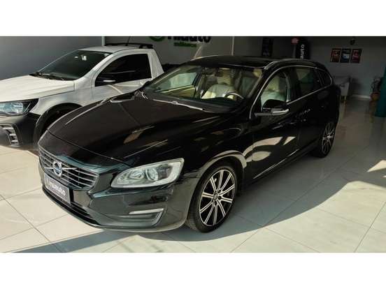 VOLVO-V60-2.0 T5 MOMENTUM TURBO GASOLINA 4P AUTOMÁTICO VOLVO-V60-2015