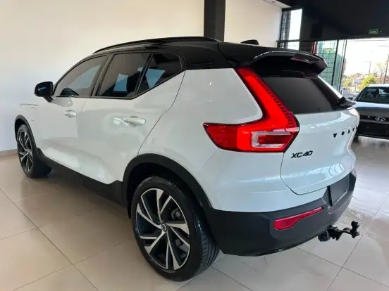 VOLVO-XC40-1.5 T5 RECHARGE R-DESIGN GEARTRONIC VOLVO-XC40-2021