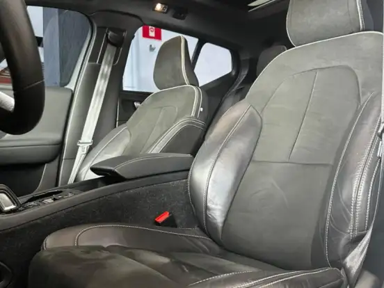 VOLVO-XC40-1.5 T5 RECHARGE R-DESIGN GEARTRONIC VOLVO-XC40-2021