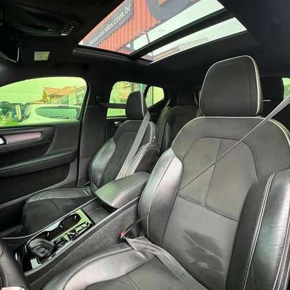 VOLVO-XC40-2020