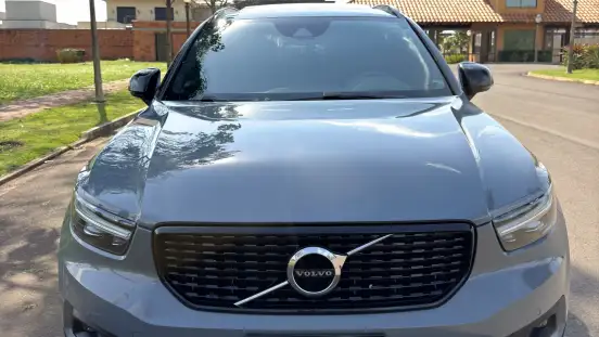 VOLVO-XC40-2019