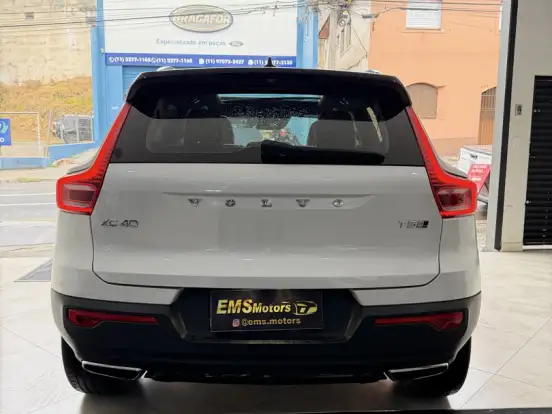 VOLVO-XC40-2.0 T5 GASOLINA R-DESIGN AWD GEARTRONIC VOLVO-XC40-2018