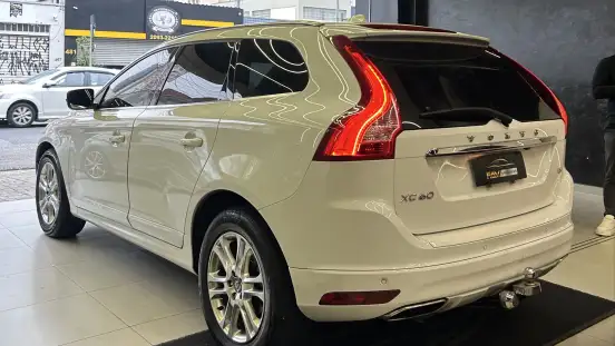 VOLVO-XC60-2013
