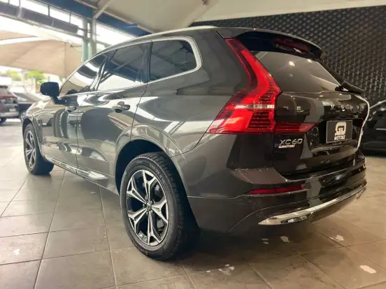 VOLVO-XC60-2022