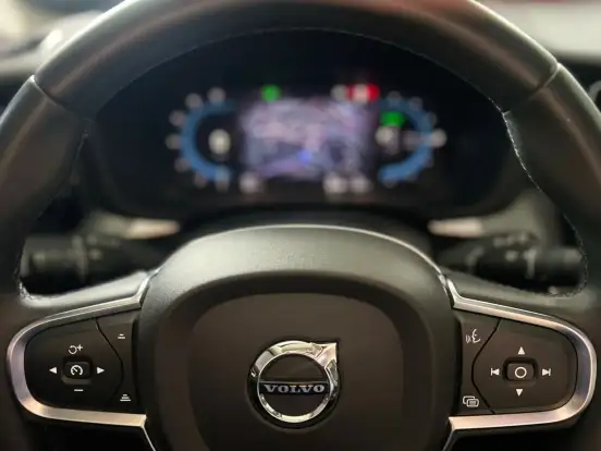 VOLVO-XC60-2022