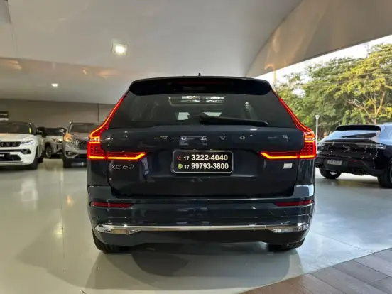 VOLVO-XC60-2023