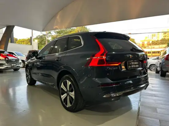 VOLVO-XC60-2023