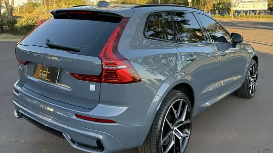 VOLVO-XC60-2021