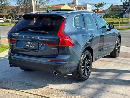 VOLVO-XC60-2020