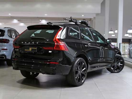VOLVO-XC60-2023