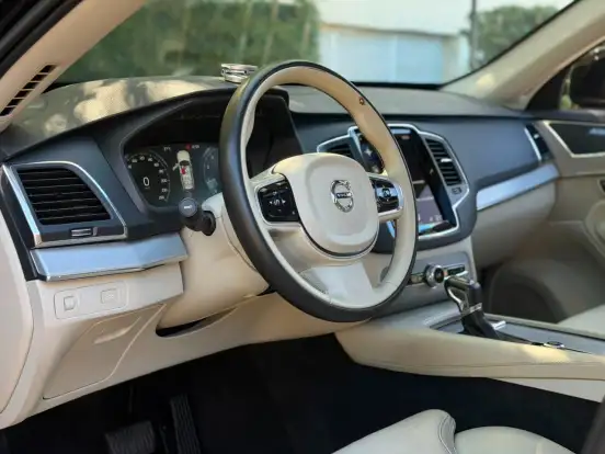 VOLVO-XC90-2.0 T6 GASOLINA MOMENTUM AWD GEARTRONIC VOLVO-XC90-2019