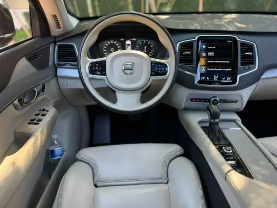 VOLVO-XC90-2.0 T6 GASOLINA MOMENTUM AWD GEARTRONIC VOLVO-XC90-2019