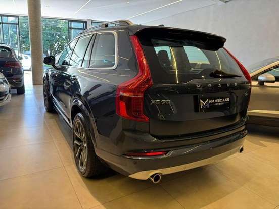VOLVO-XC90-2017