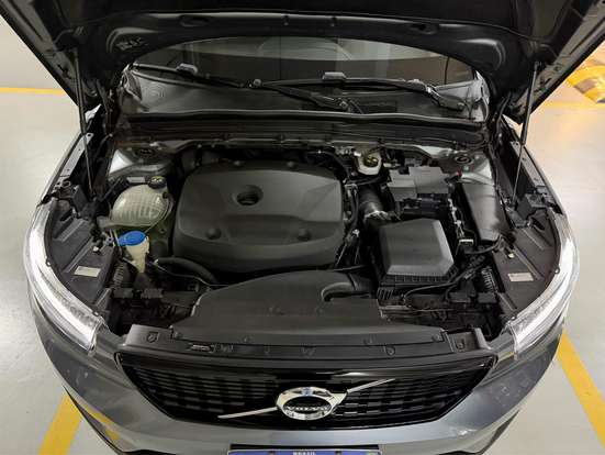 VOLVO-XC40-2.0 T5 GASOLINA R-DESIGN AWD GEARTRONIC VOLVO-XC40-2018