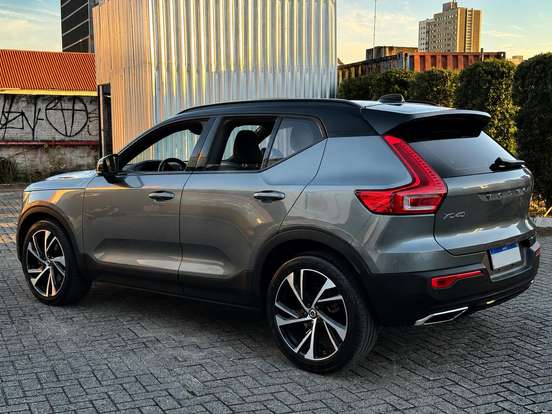 VOLVO-XC40-2.0 T5 GASOLINA R-DESIGN AWD GEARTRONIC VOLVO-XC40-2019