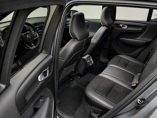 VOLVO-XC40-2.0 T5 GASOLINA R-DESIGN AWD GEARTRONIC VOLVO-XC40-2019