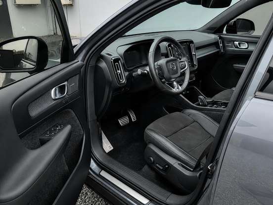 VOLVO-XC40-2.0 T5 GASOLINA R-DESIGN AWD GEARTRONIC VOLVO-XC40-2019