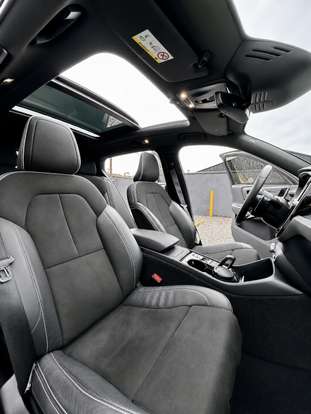 VOLVO-XC40-2019
