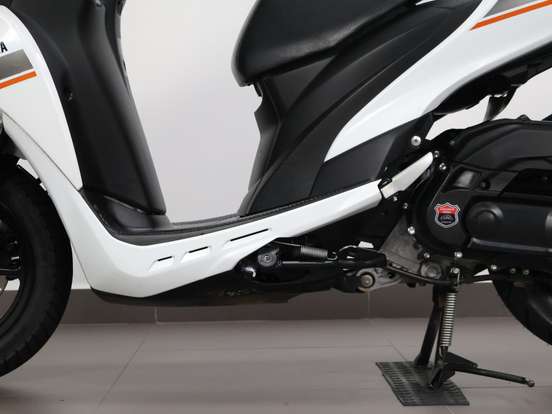 YAMAHA-FLUO 125 ABS-2023