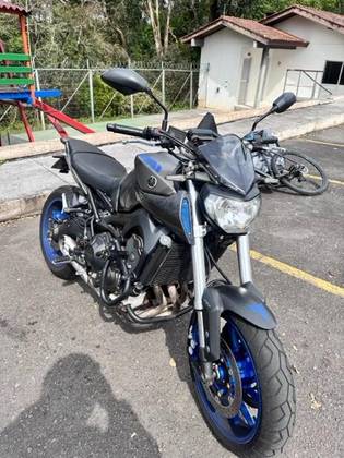 YAMAHA MT-09 