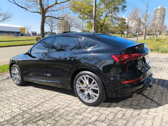 AUDI-E-TRON-ELÉTRICO SPORTBACK PERFORMANCE BLACK QUATTRO AUDI-E-TRON-2020