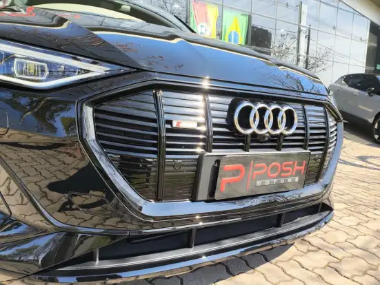 AUDI-E-TRON-2020