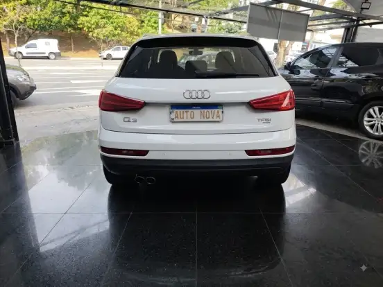 AUDI-Q3-2017