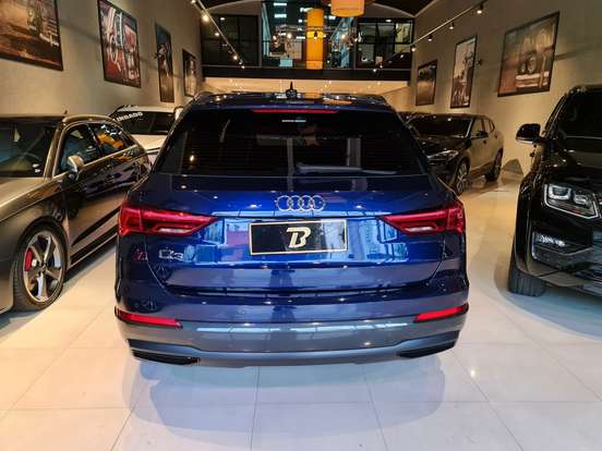 AUDI-Q3-2021