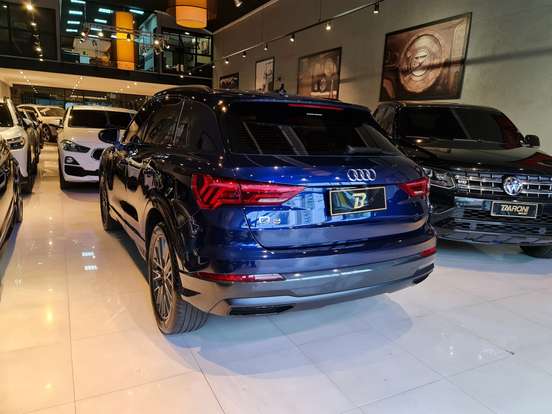 AUDI-Q3-2021