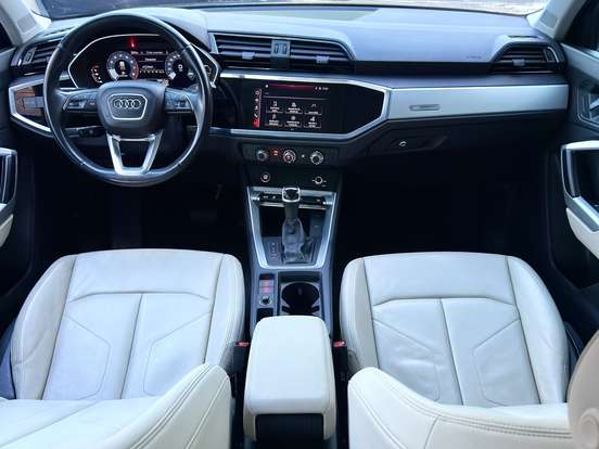 AUDI-Q3-2021