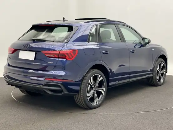 AUDI-Q3-2024