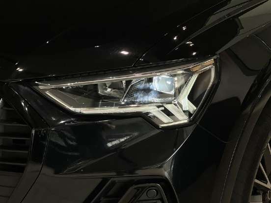 AUDI-Q3-2022