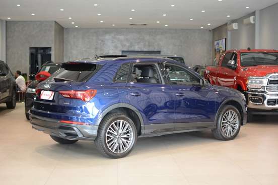 AUDI-Q3-2022