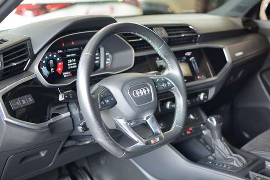 AUDI-Q3-2022