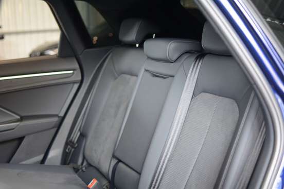 AUDI-Q3-2022