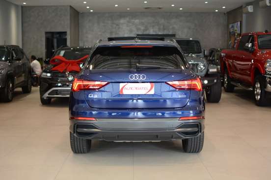AUDI-Q3-2022