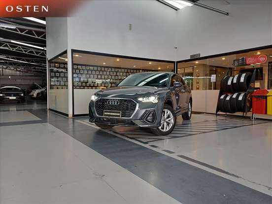 AUDI-Q3-2023