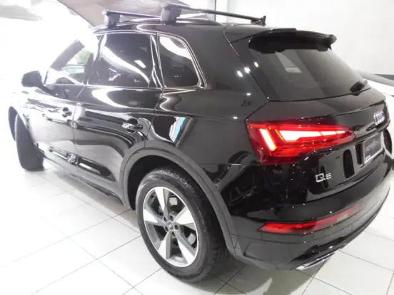 AUDI-Q5-2021