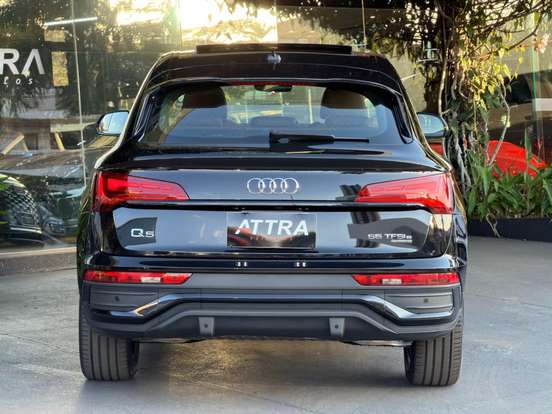 AUDI-Q5-2024