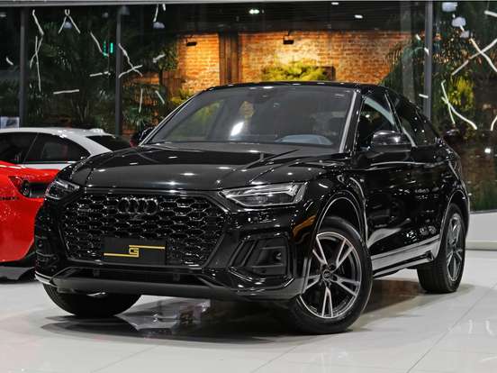 AUDI-Q5-2022