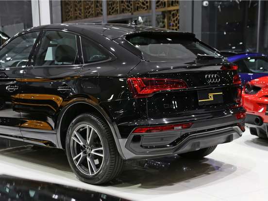 AUDI-Q5-2022