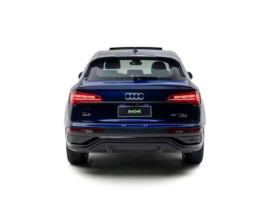 AUDI-Q5-2022