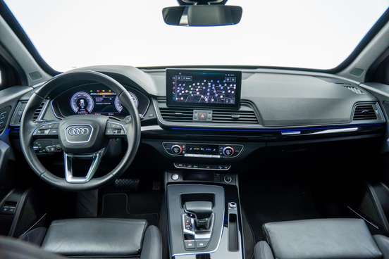AUDI-Q5-2022
