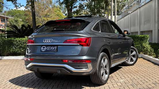AUDI-Q5-2022