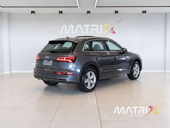 AUDI-Q5-2019
