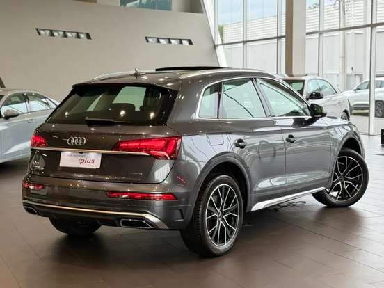 AUDI-Q5-2024