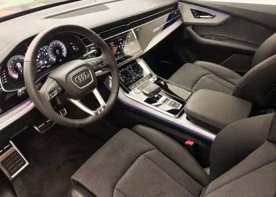 AUDI-Q7-2025