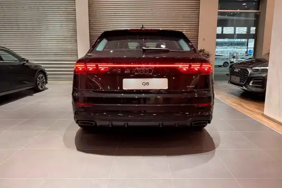 AUDI-Q8-2026