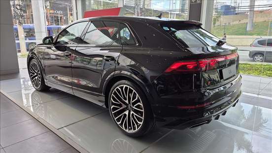 AUDI-Q8-2025